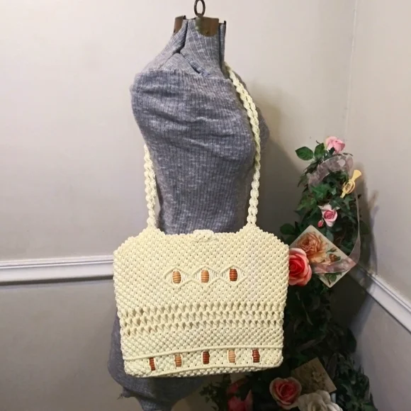 Vintage Boho Cream Macrame Shoulder Bag With Wood Bead Trim & Convertible Strap - Picture 9 of 15
